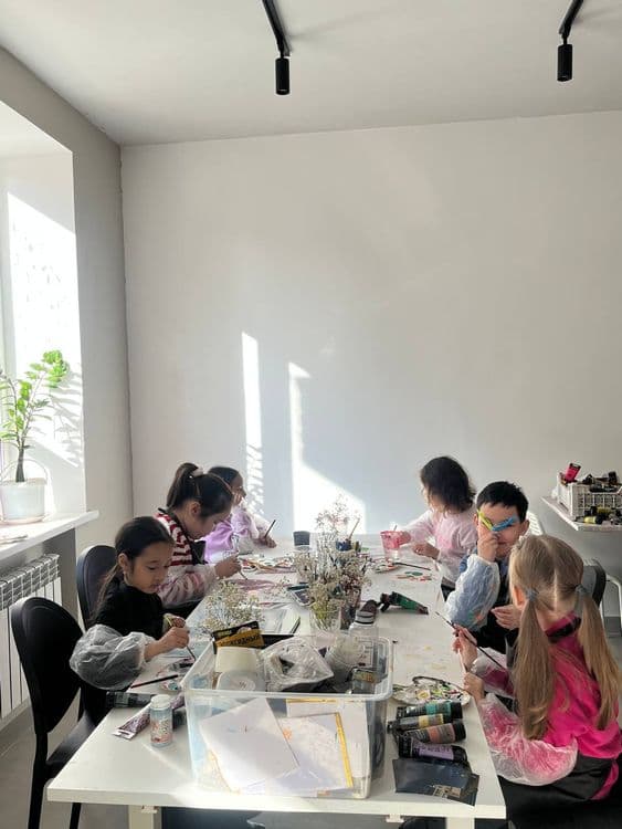 Elistory sidebar image